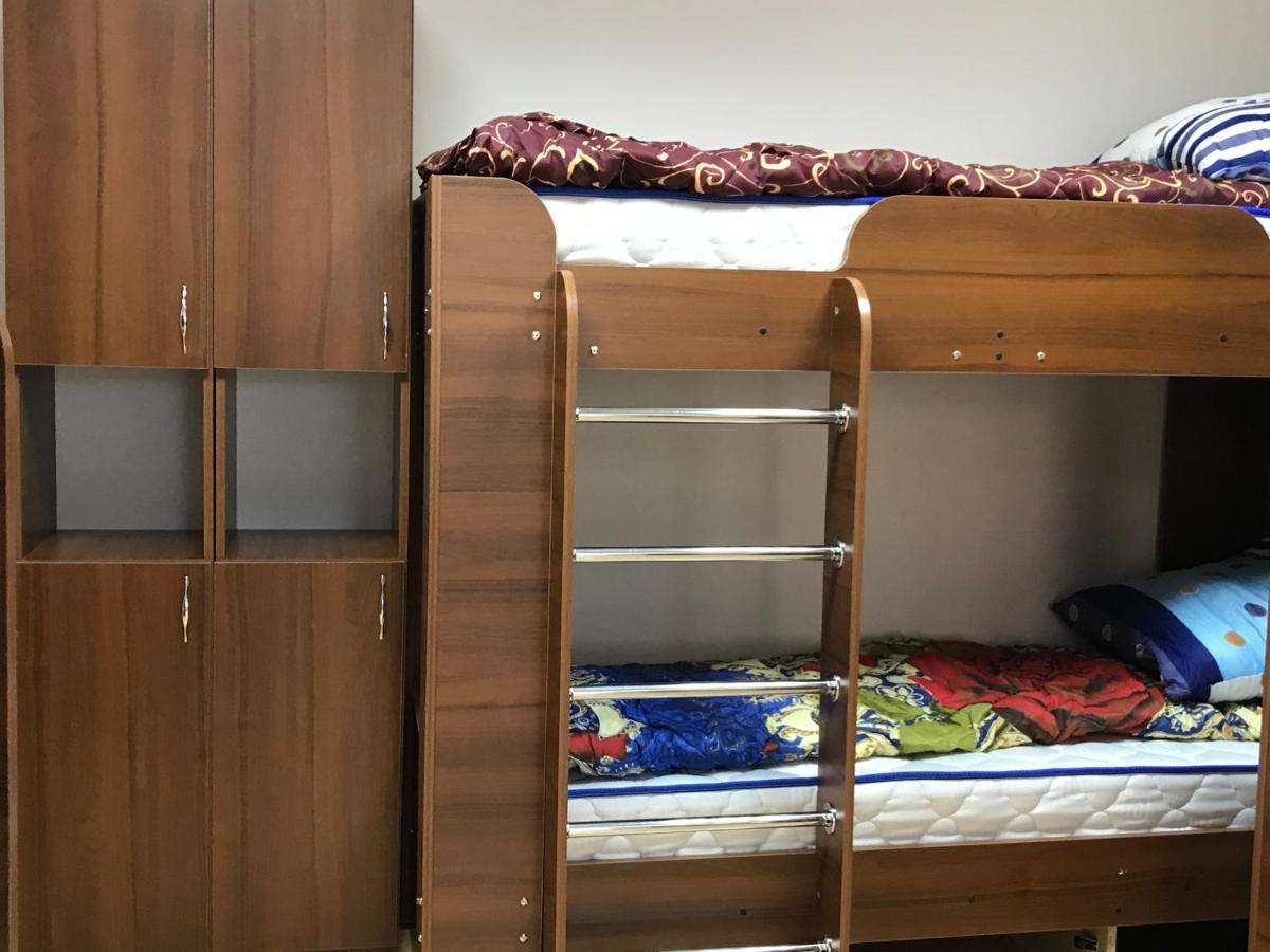 Міни-Хостел Родинного Типу Dubai Uzhhorod Ngoại thất bức ảnh